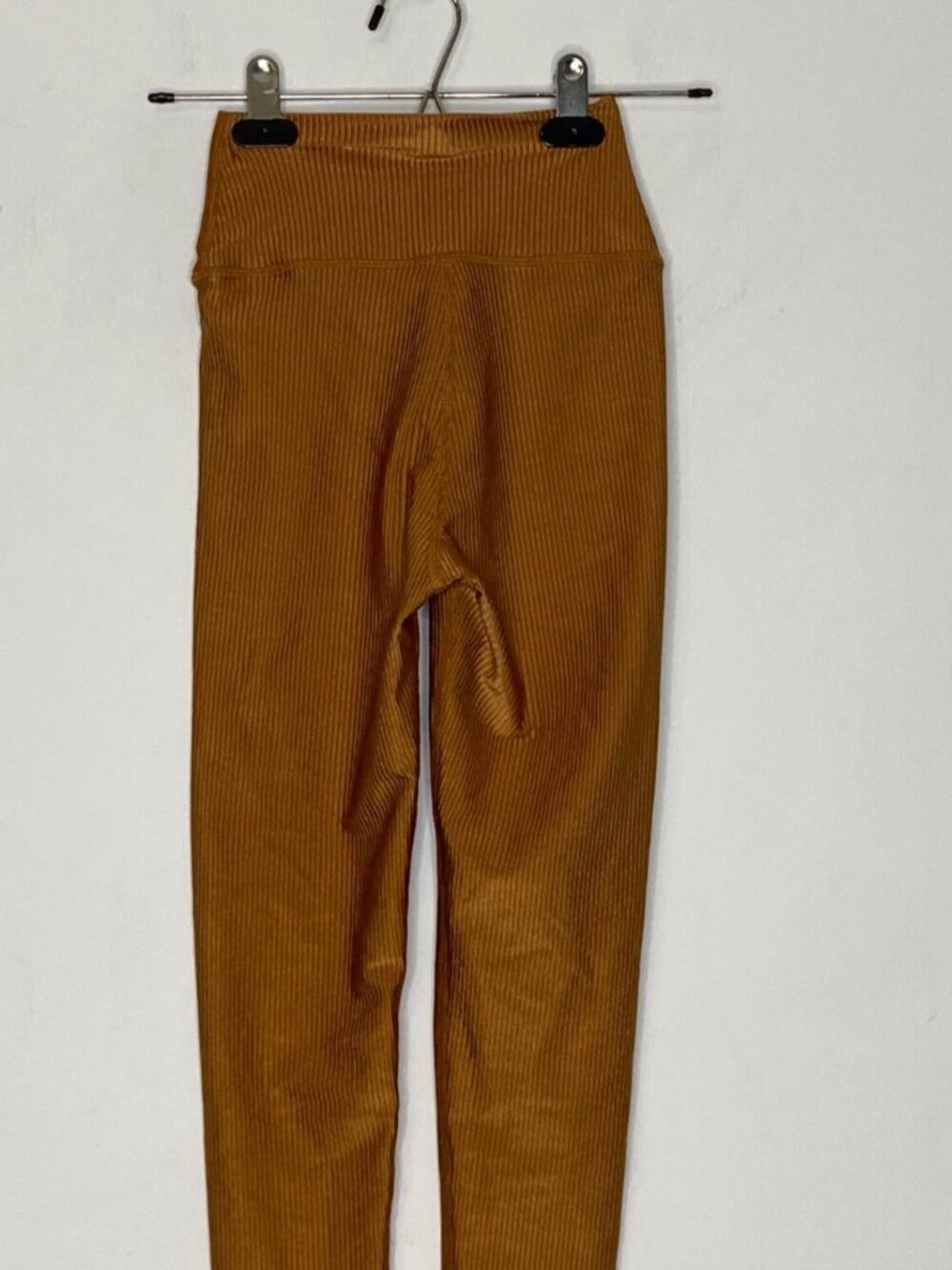 Offline by Aerie Pleated Leggings Size X-Small Ribbed High Rise Shiny Orange - Picture 7 of 9